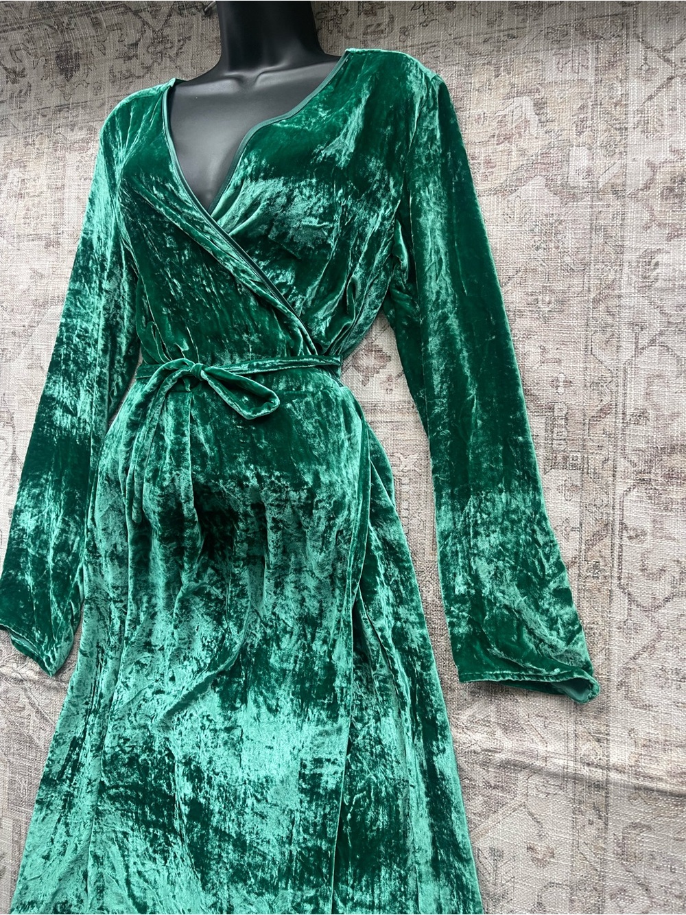 Emerald Velvet Wrap Dress with Tie Waist - Picture 4 of 8